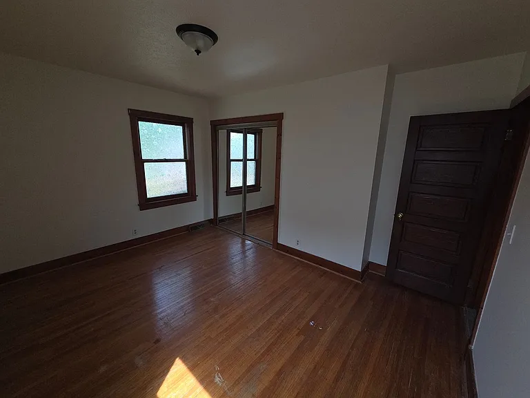 1128 W State St — Photo 15