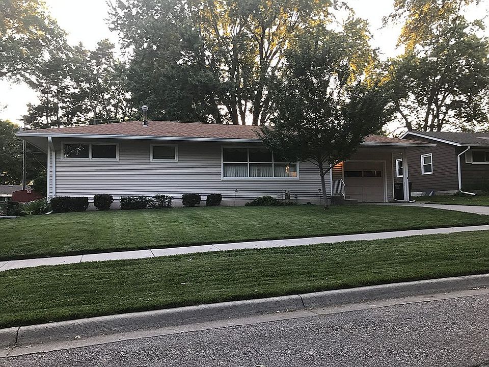 1st image of 1931 Riviera Dr