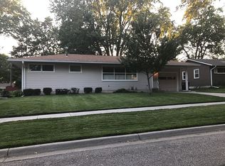 1931 Riviera Dr, Lincoln, NE 68506