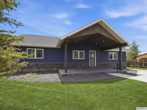 1964 Jefferson St, Laramie, WY 82070