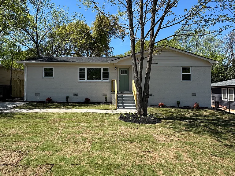 17 Springside Ave — Photo 1