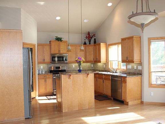3rd image of 1743 6th St E