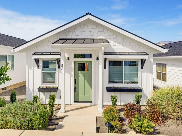 583 Coffee Ln, Ashland, OR 97520