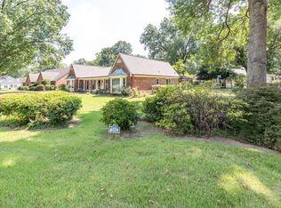 2093 Hickory Crest Dr, Memphis, TN 38119