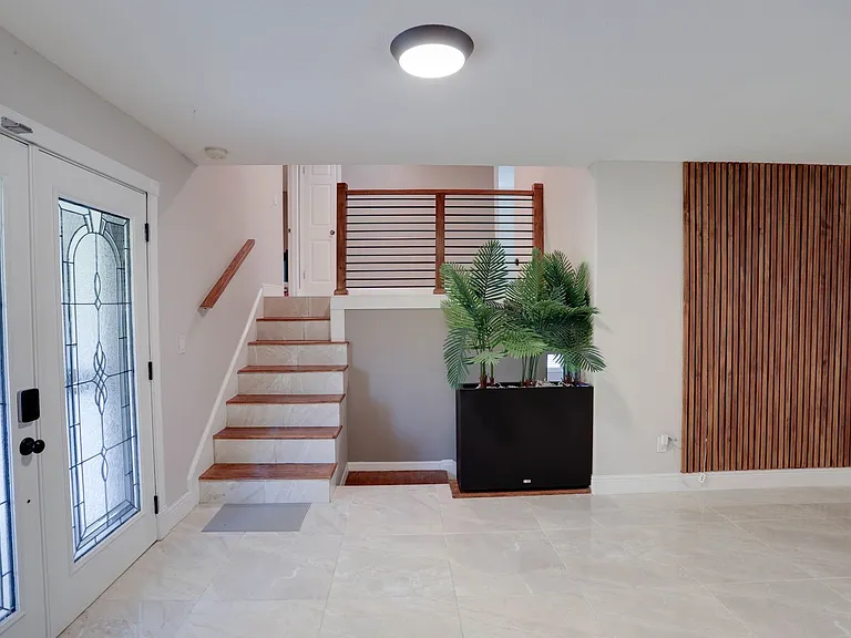633 Spring Oaks Blvd — Photo 5