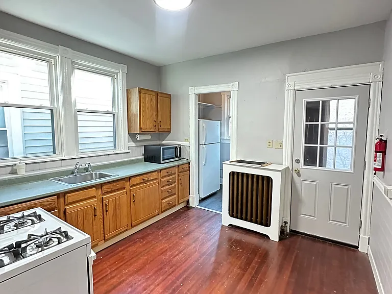 830 Madison Ave #2 — Photo 9