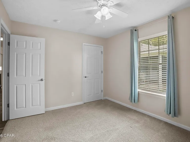1815 Foster Ave — Photo 29