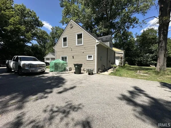 1705 Graybrook Ln, New Albany, IN 47150