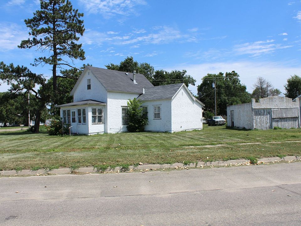 1st image of 207 E 2nd St
