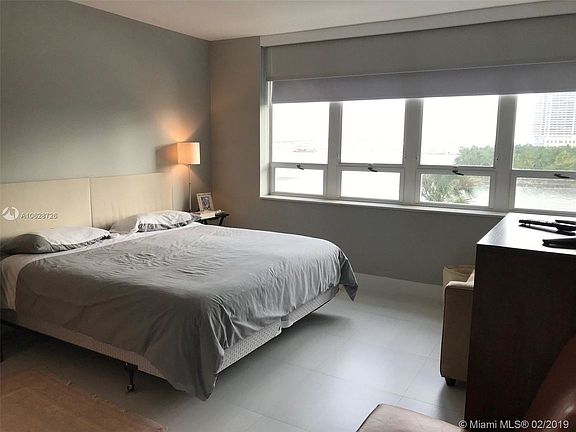 3rd image of 2121 N Bayshore Dr APT 515
