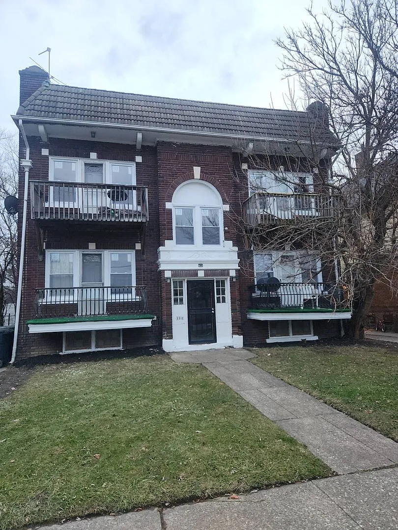 3318 E 140 ST — Photo 2