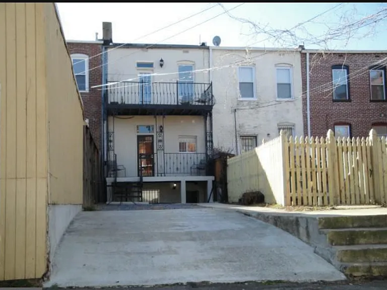 37 R St NW #1 — Photo 22