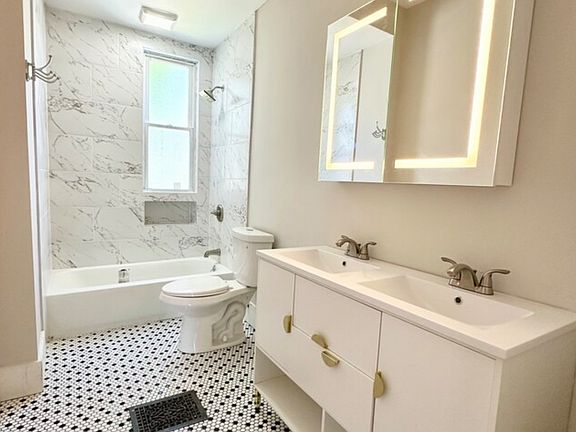 4th image of 3920 Regent Ave #1