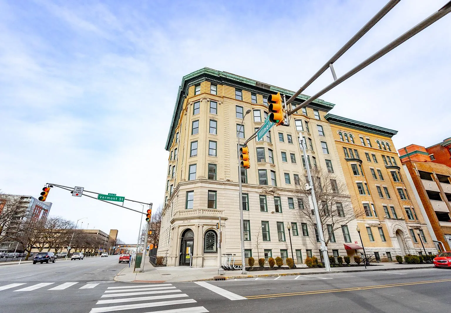 Rink Savoy Apartments — Photo 3