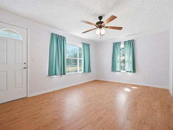3rd image of 143 N Audrey Cir NW