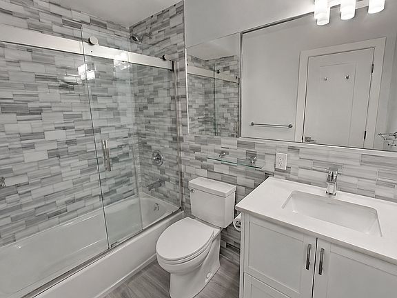 5th image of 521 E 5th St #R3a