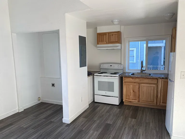 115-133 SE 6th St #101 — Photo 3