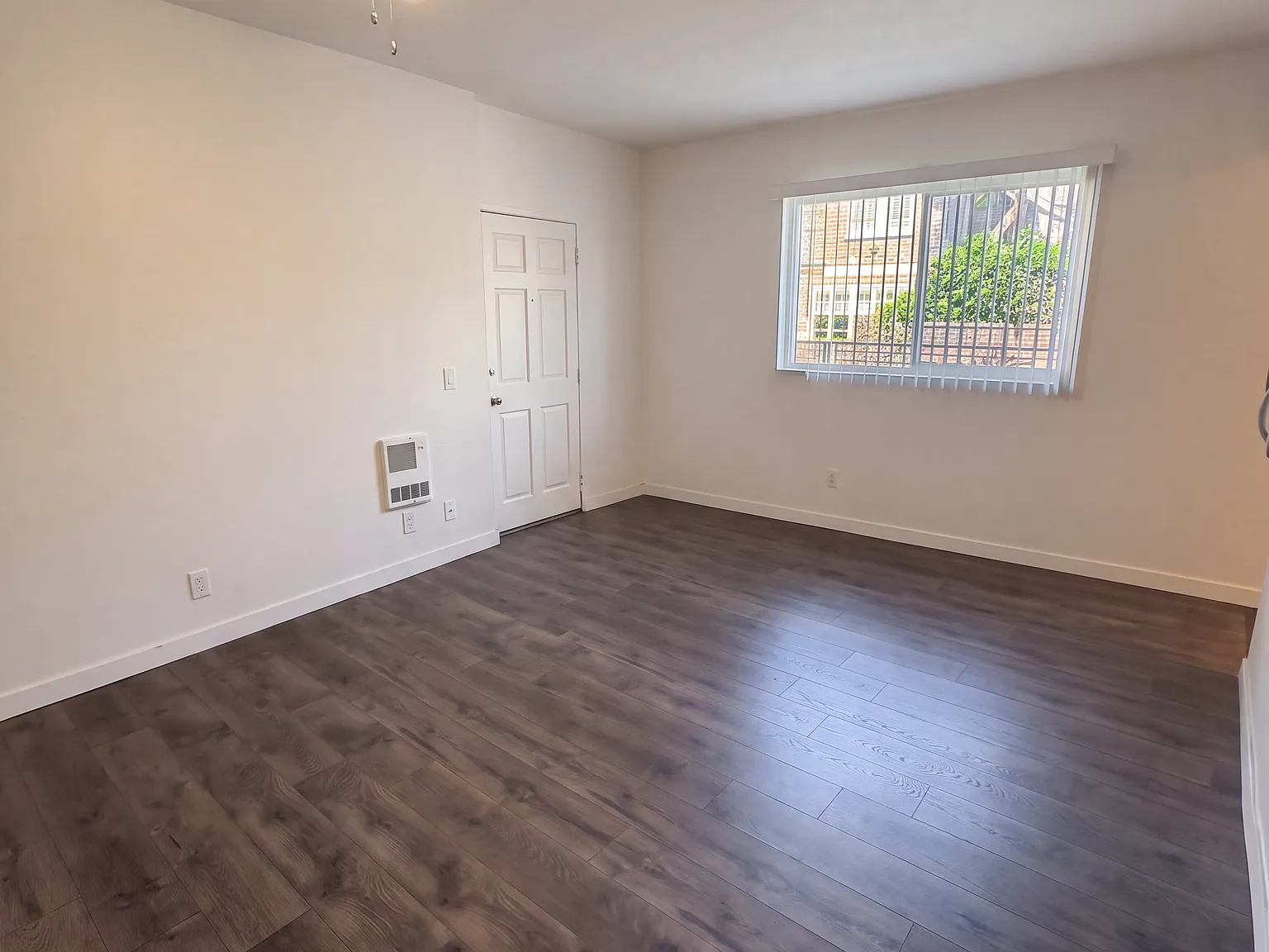 Studio, 400 sqft, $2,150 — Photo 2