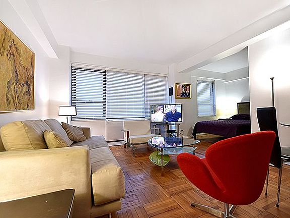 2nd image of 210 E 47th St APT 3B