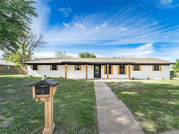 1400 Sycamore St, Breckenridge, TX 76424