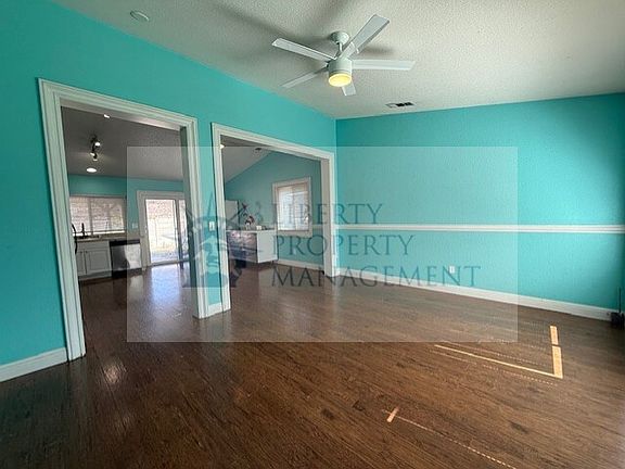 3rd image of 1063 Klemeyer Cir