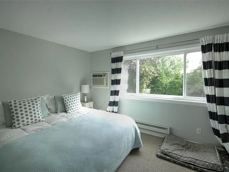 10 Beach Rd #4 — Photo 6