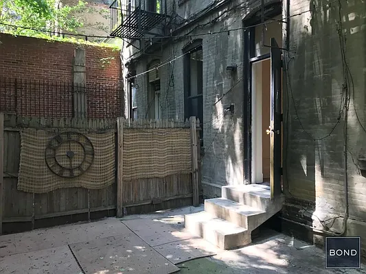 Rented by Bond New York | media 33