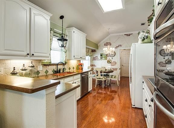 4th image of 109 Montreal Dr