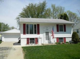 3138 Bayberry Dr SW, Cedar Rapids, IA 52404