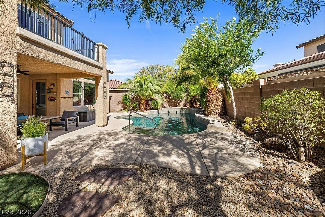 4 bed, 3.0 bath, 2948 sqft, $3,400 — Photo 2