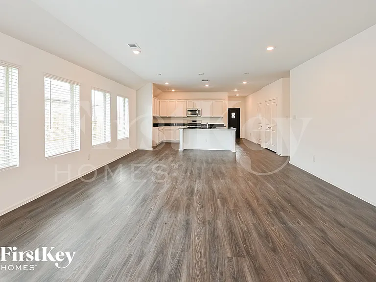 5228 Pine Pass Dr — Photo 3
