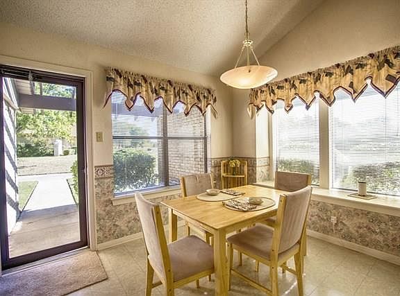 4th image of 323 Windy Meadow Dr