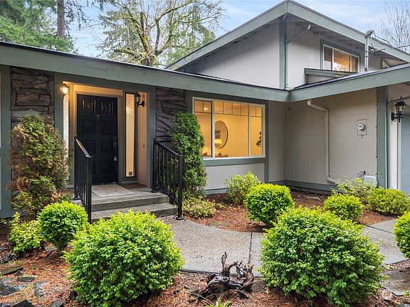 3rd image of 12923 62nd Avenue E