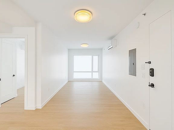 4th image of 333 Linden Blvd #6I