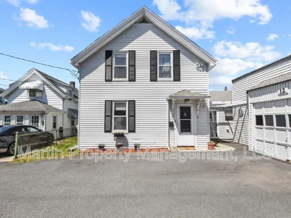 12 Lowell Pl, Waltham, MA 02453