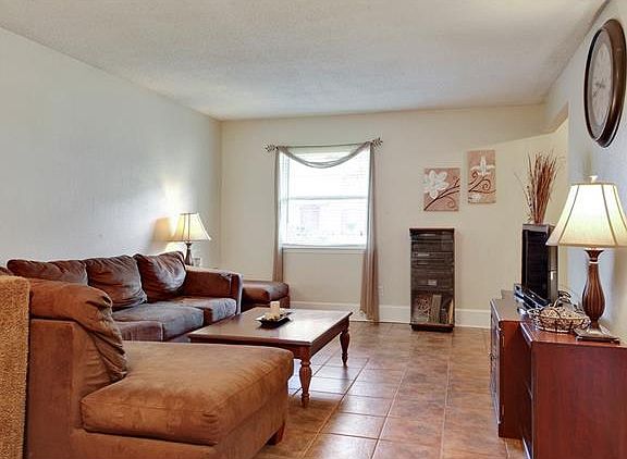 3rd image of 428 Belle Chase Dr