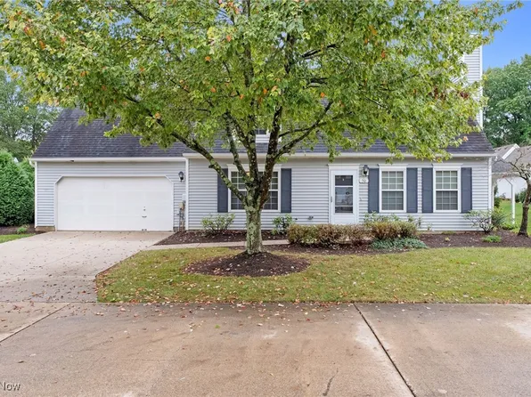 50 Dover Place Ln, Northfield, OH 44067