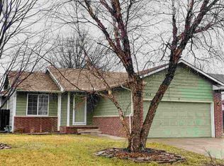 1813 S Shefford Cir, Wichita, KS 67209