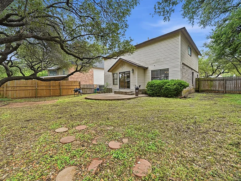 1304 Irene Dr — Photo 39