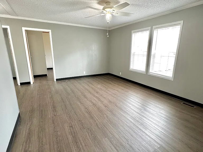 205 S Elm St — Photo 37