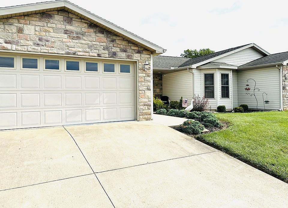 1st image of 126 Stoneridge Ct