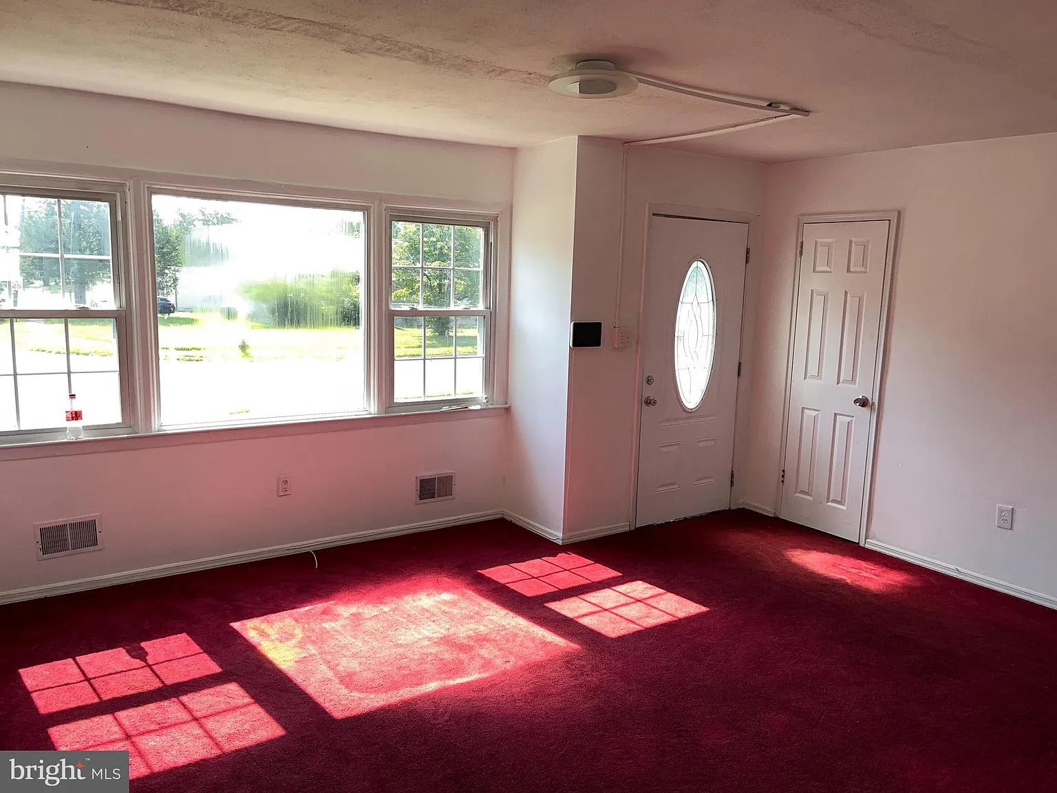 4 bed, 2.0 bath, 1552 sqft, $2,600 — Photo 2
