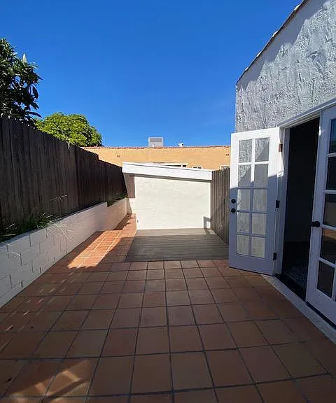 701 W Mariposa Ave — Photo 22
