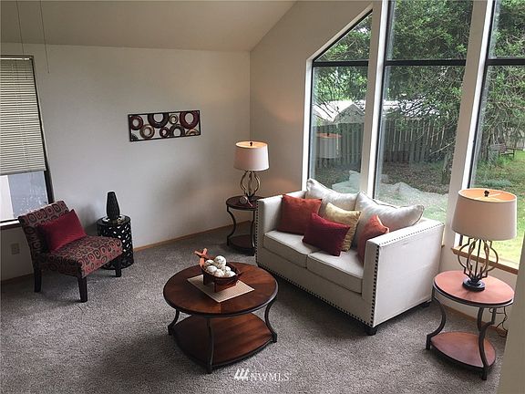 2nd image of 4182 Holly Park Drive NW