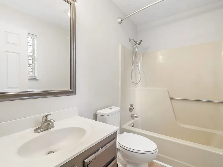 5712 Walden Woods Ct — Photo 22