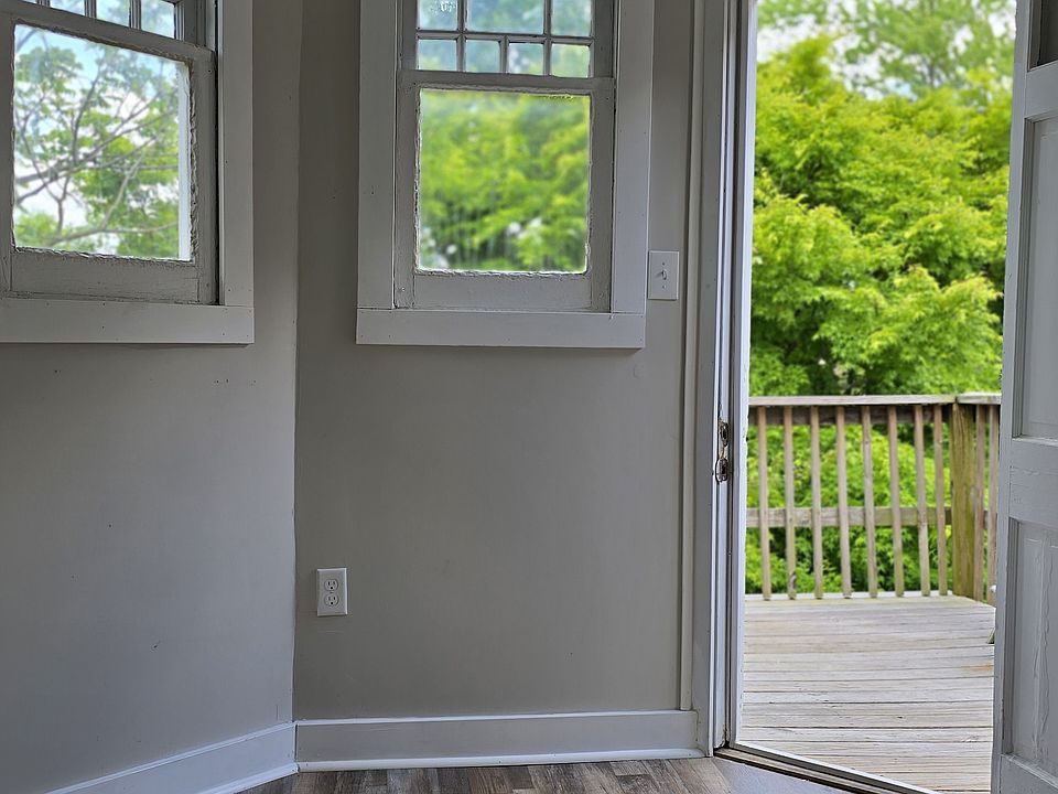 1st image of 4725 Luerssen Ave #4