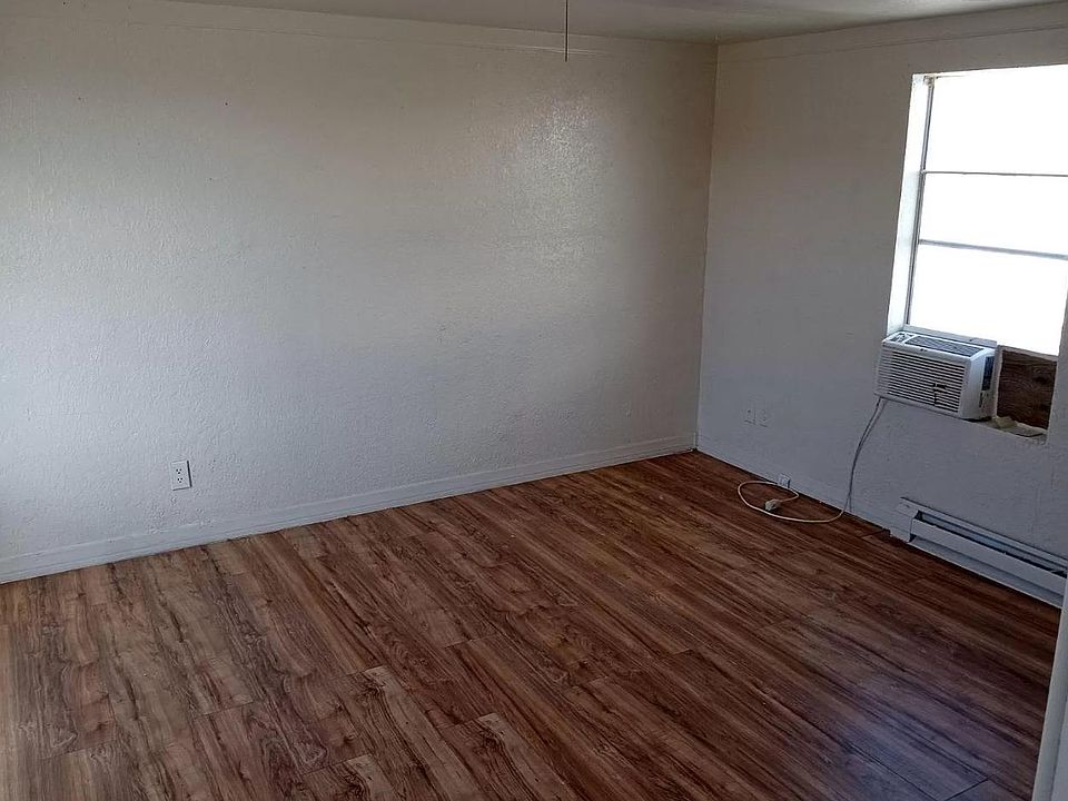 1st image of 983 Aria Blvd #6
