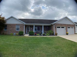 1803 Summerfield Ln, Godfrey, IL 62035