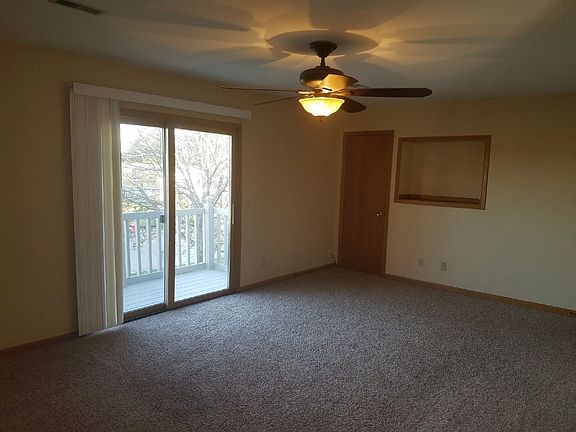 3rd image of 3022 Becker Dr APT C