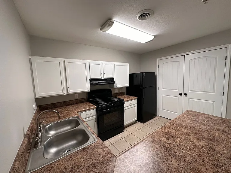 Maple Sunset Apartment Homes — Photo 24